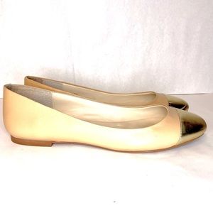 C Wonder gold toe, tan flats size 8.5.